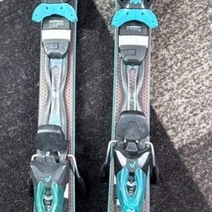 HEAD 2016 Pure Joy Womens Skis 148cm, Joy9 Bindings, R 9.4 126-72-106